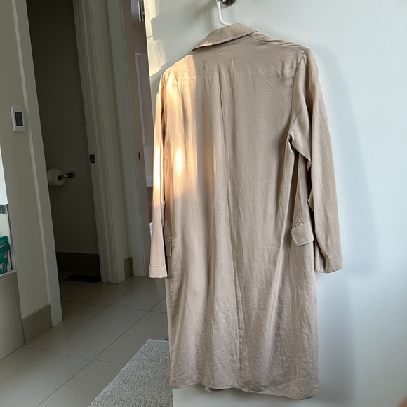 Zara - Flowy Trench Coat - Picture 3 of 4